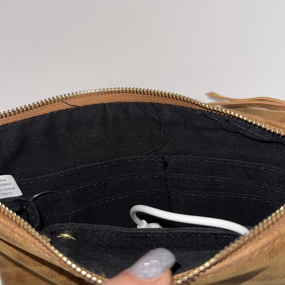 Francesca’s brown suede wristlet w tassel Charging Wristlet Power Bank USB Cord - Picture 8 of 12